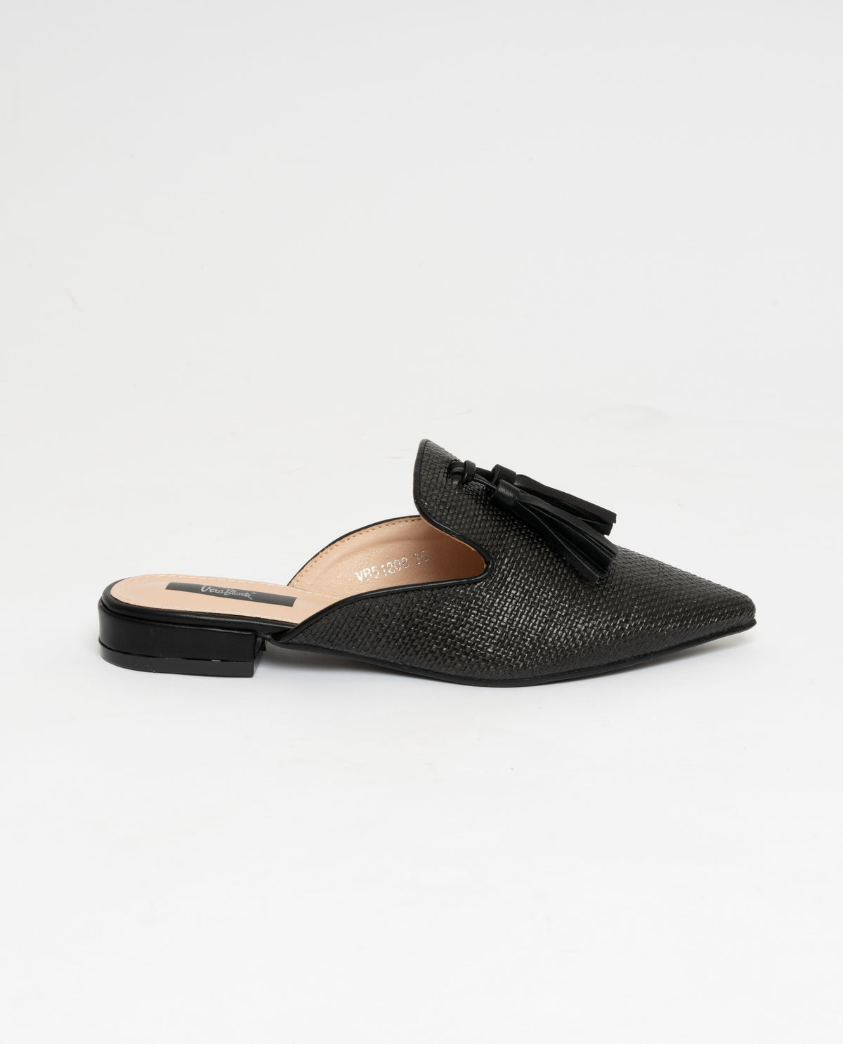 immagine-1-sstore-scarpe-da-donna-modello-mules-intrecciate-effetto-paglia-con-nappine-nero-mocassini-vb51208_nero